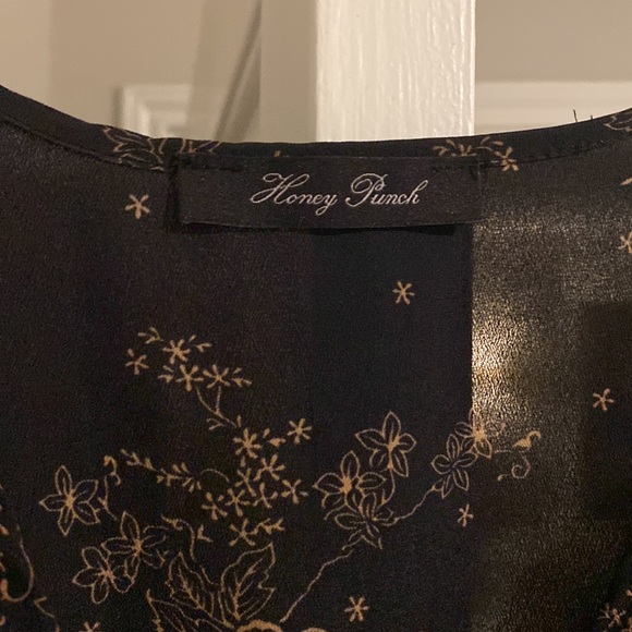 Ruffled romper - Picture 4 of 5